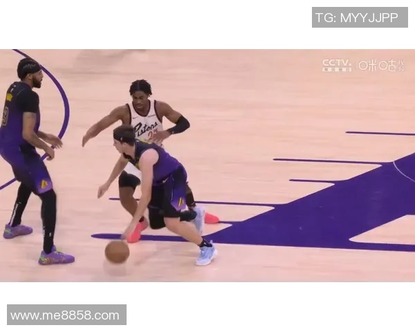 湖人对阵活塞总决赛首战精彩回顾与精彩瞬间分析